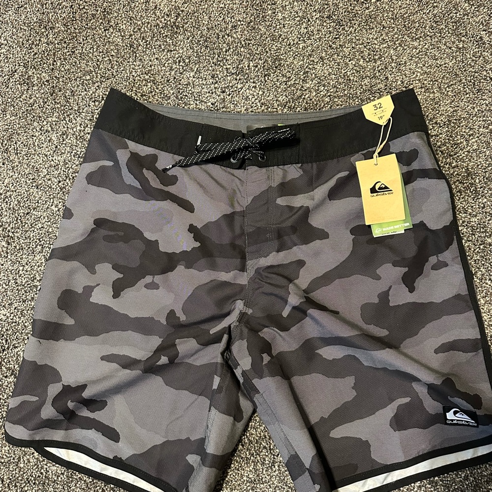 Quiksilver Men's Camo Swim Shorts - Black and Gray